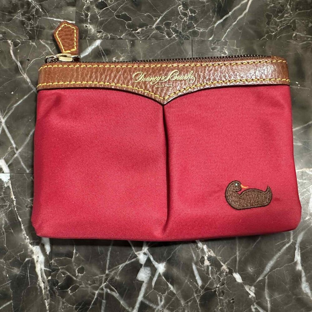 👜 Vintage Dooney & Bourke “1975” Red Zipper Coin Purse – 5½″ × 3¾″